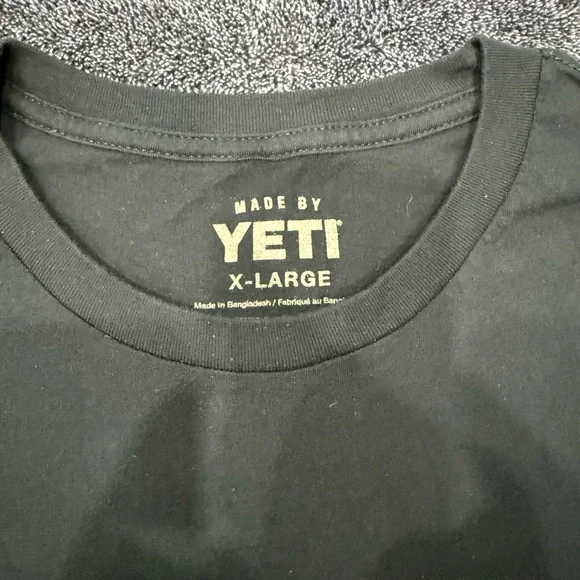 YETI Men's Charcoal Tee - Picture 3 of 4